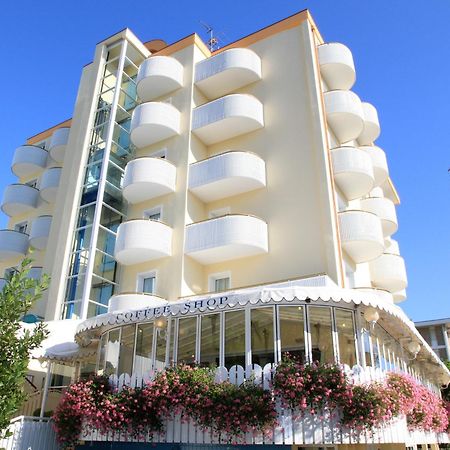 Salus Smart & Chic Hotel Лідо-ді-Єзоло Екстер'єр фото