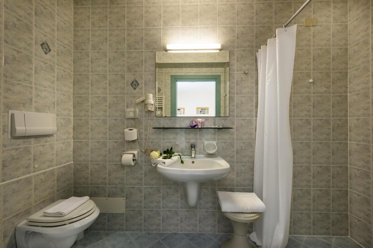 Salus Smart & Chic Hotel Лідо-ді-Єзоло Екстер'єр фото