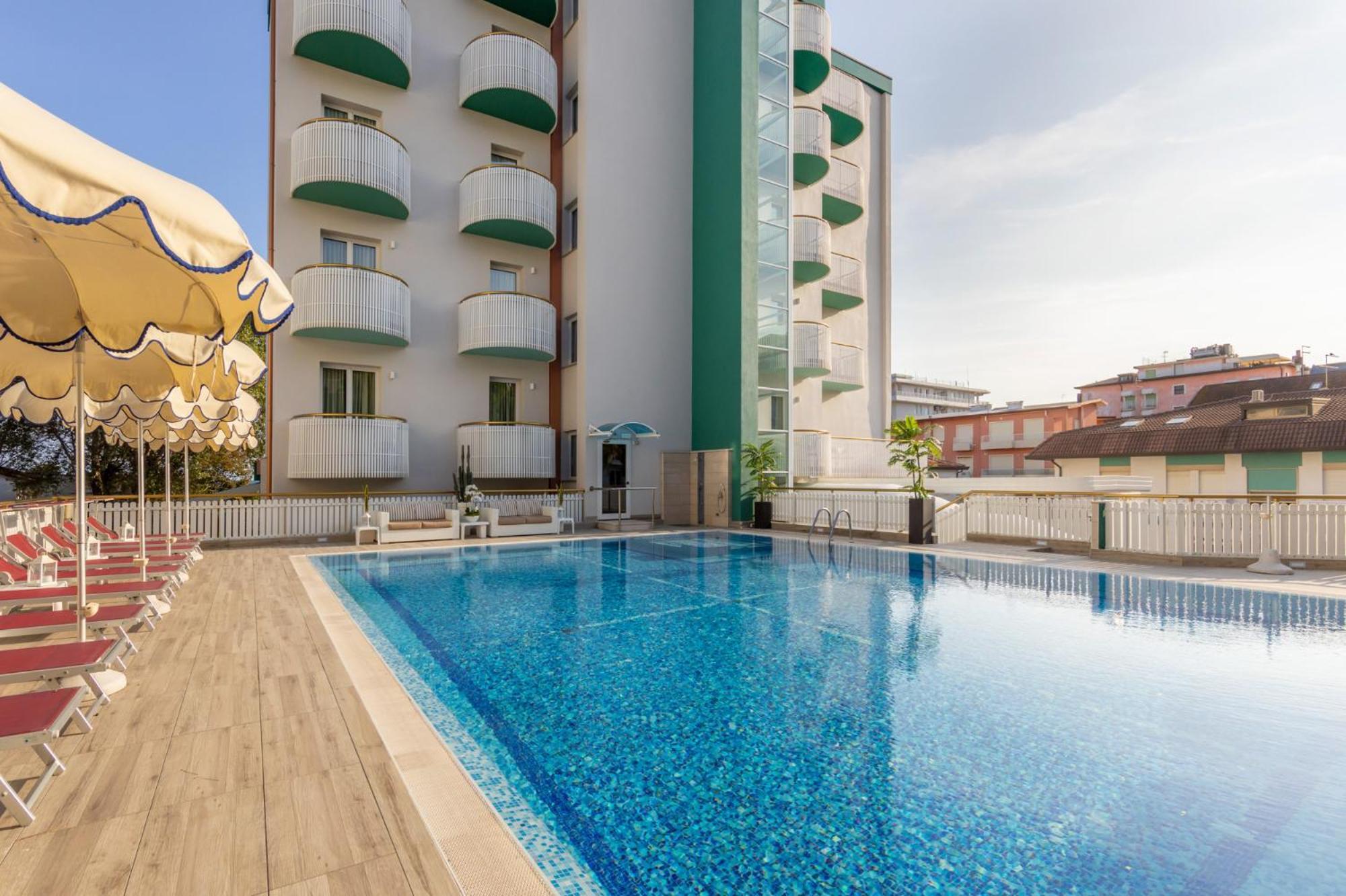 Salus Smart & Chic Hotel Лідо-ді-Єзоло Екстер'єр фото