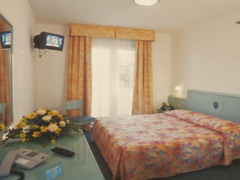 Salus Smart & Chic Hotel Лідо-ді-Єзоло Екстер'єр фото