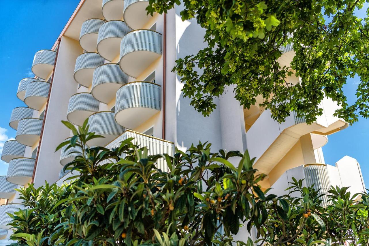 Salus Smart & Chic Hotel Лідо-ді-Єзоло Екстер'єр фото