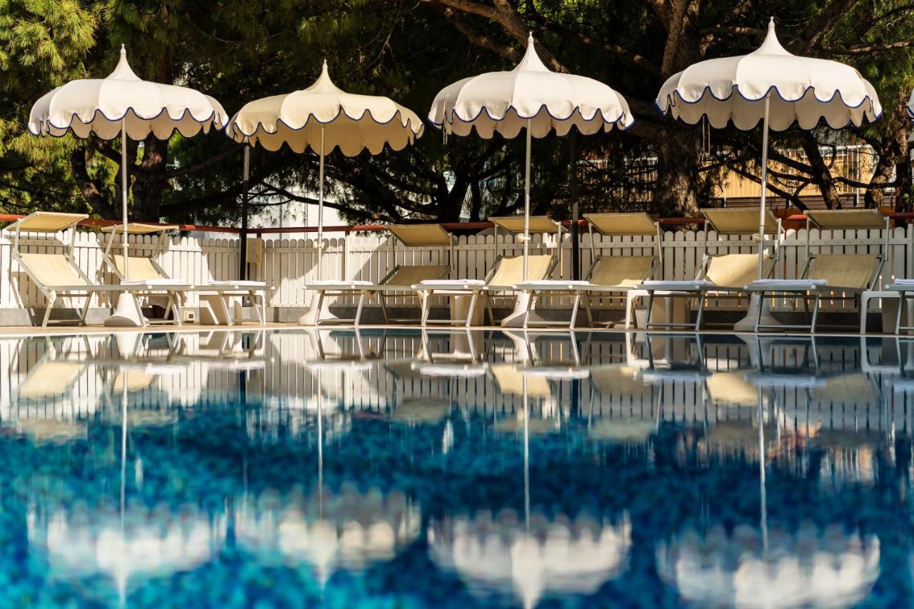 Salus Smart & Chic Hotel Лідо-ді-Єзоло Екстер'єр фото