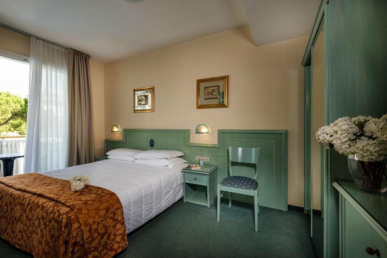 Salus Smart & Chic Hotel Лідо-ді-Єзоло Екстер'єр фото