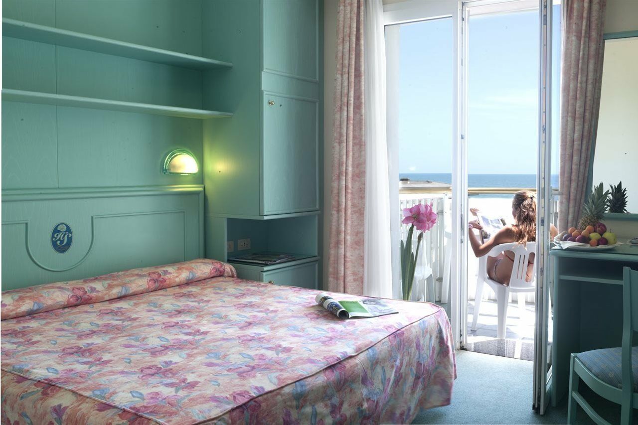 Salus Smart & Chic Hotel Лідо-ді-Єзоло Екстер'єр фото